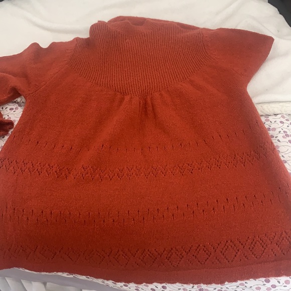 Sweater - Picture 5 of 6